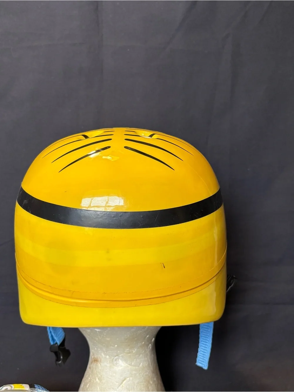 Despicable Me Minion-themed Kids Yellow & Light Blue Helmet and Knee/Elbow Pads